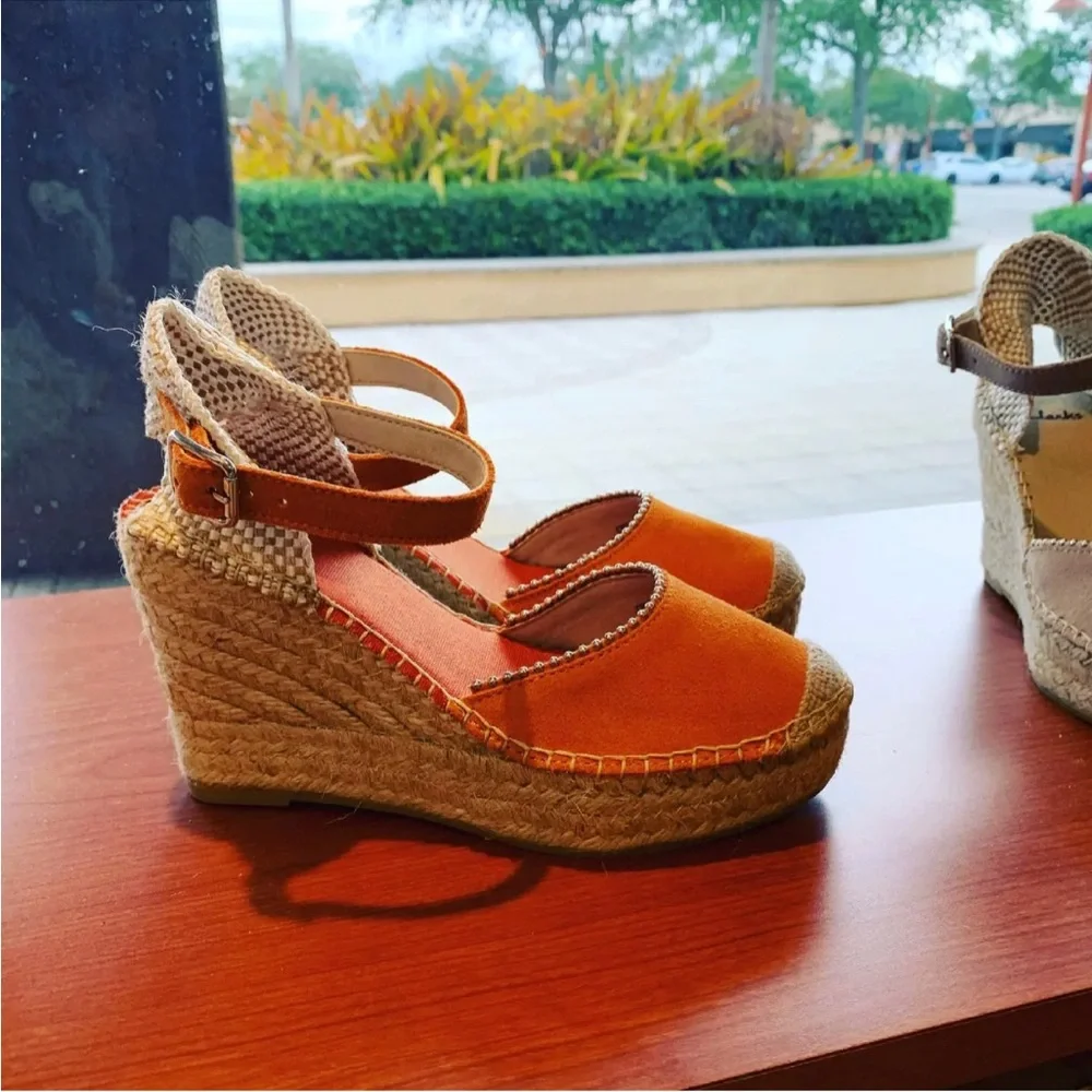NWOT Clarks Women’s Orange Espadrille Wedge Sandals with Ankle Strap 9.5 Spain